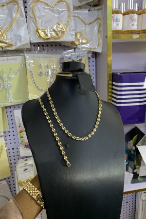 Classic necklace and bracelet